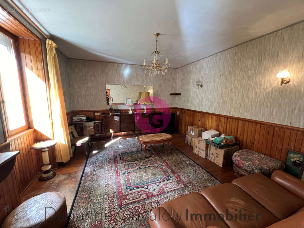 Maison à DECAZEVILLE