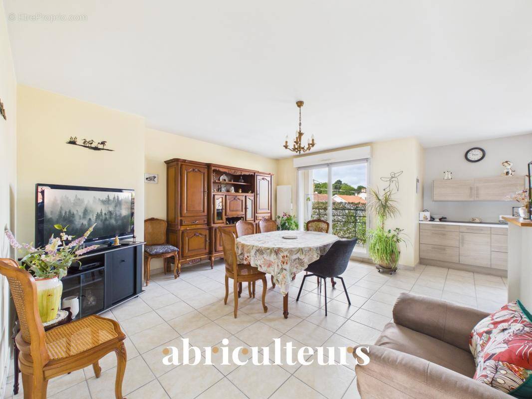 Appartement à SAINT-SEBASTIEN-SUR-LOIRE