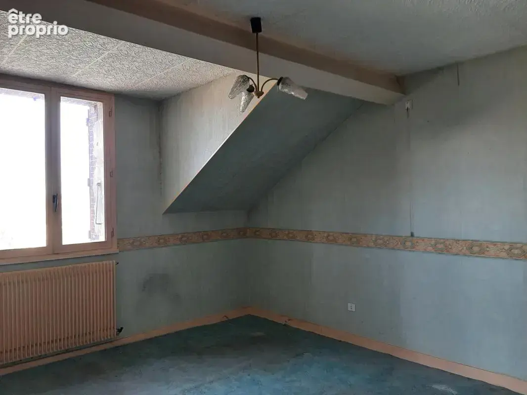 Maison mitoyenne sur 2 niveaux avec potentiel d'agrandissement ou création de logement supplémentair garages et dépendances - photo 12