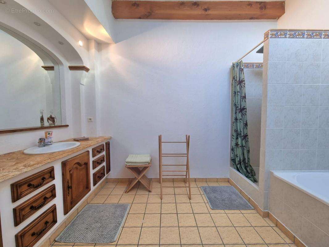 Maison à BOISSET-ET-GAUJAC