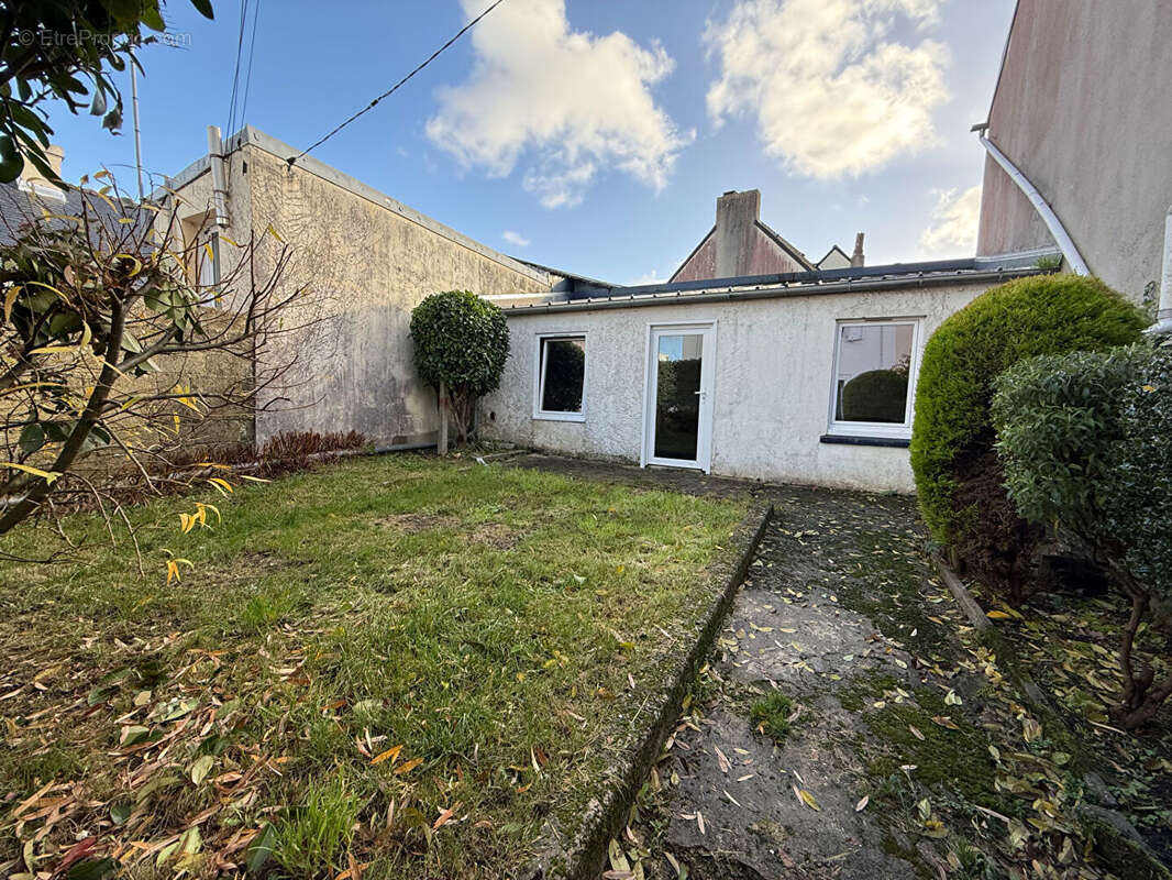 Maison à LE RELECQ-KERHUON