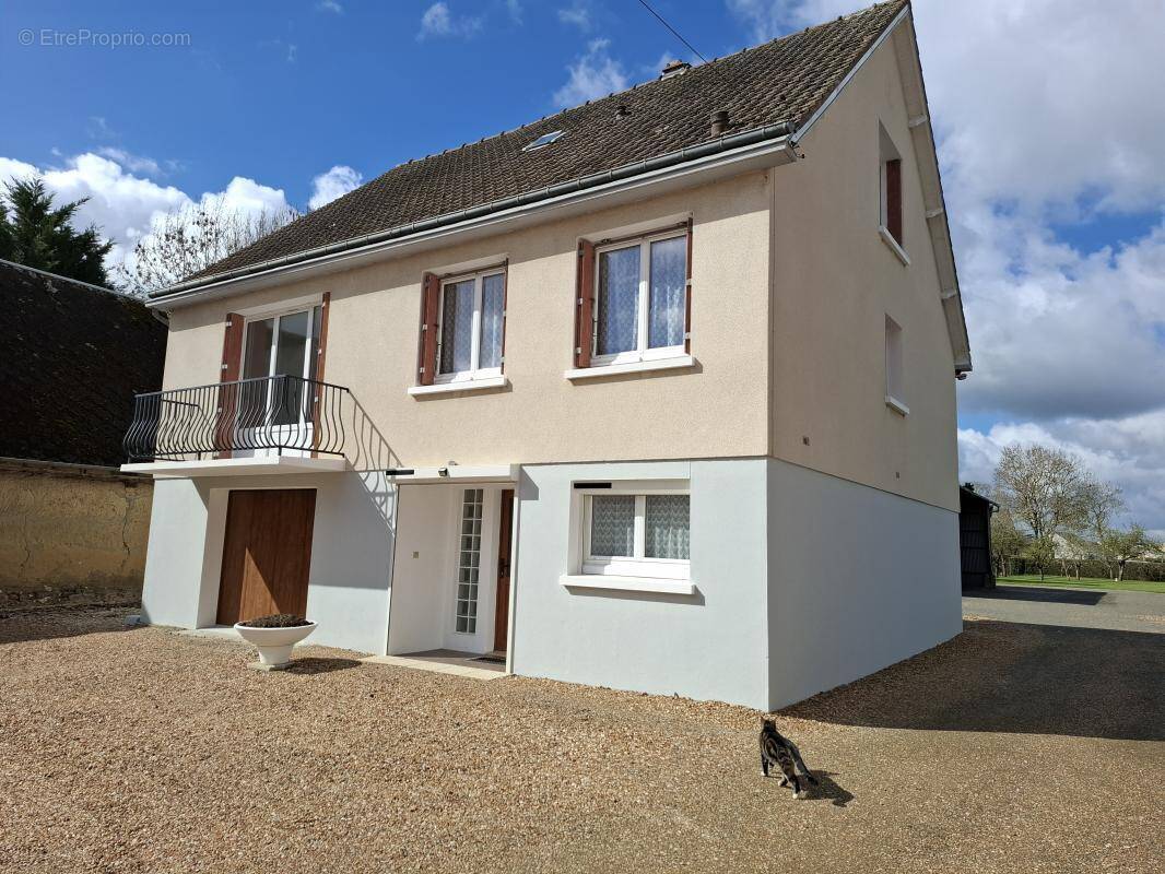 Maison à LA BOURDINIERE-SAINT-LOUP