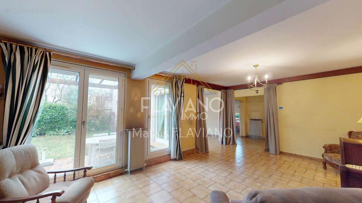Appartement à SAINT-MICHEL-SUR-ORGE