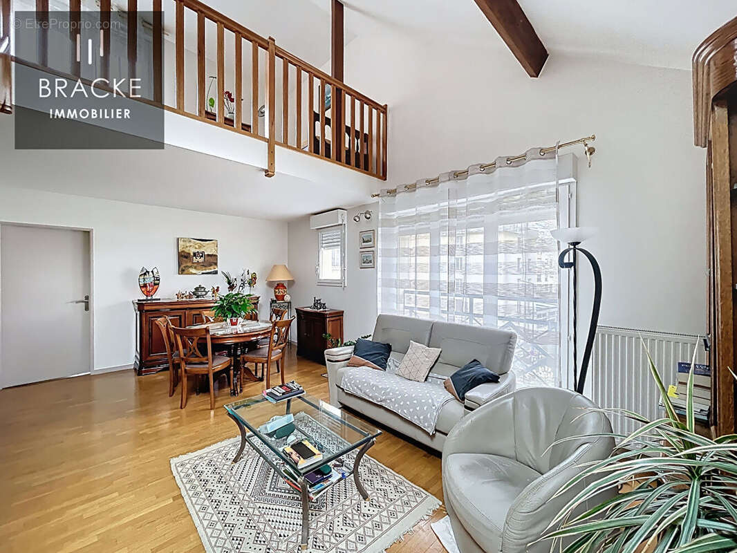 Appartement à COURBEVOIE