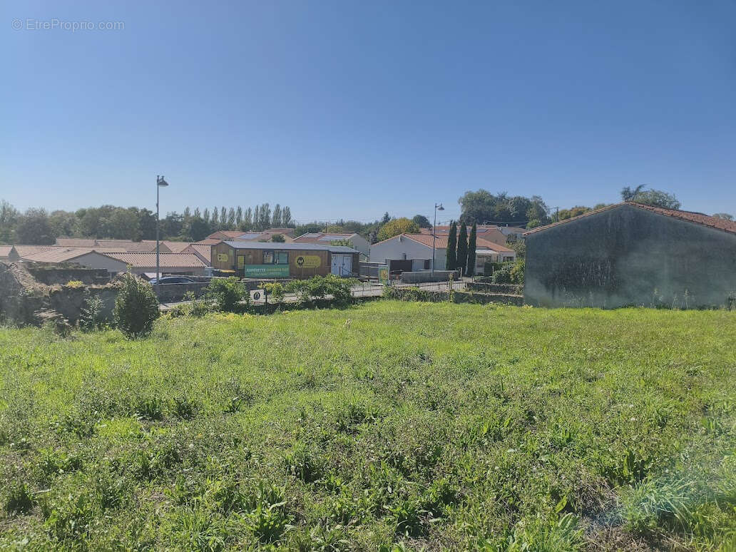 Terrain à SAINT-GERMAIN-DE-PRINCAY