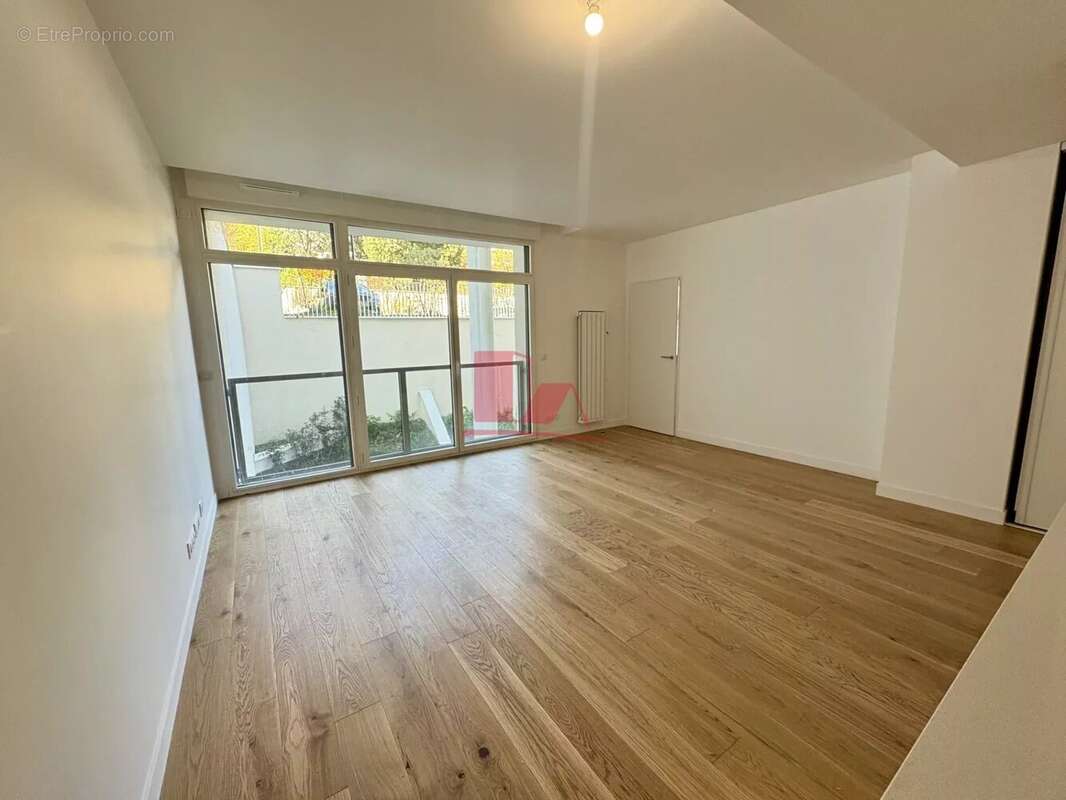 Appartement à ISSY-LES-MOULINEAUX