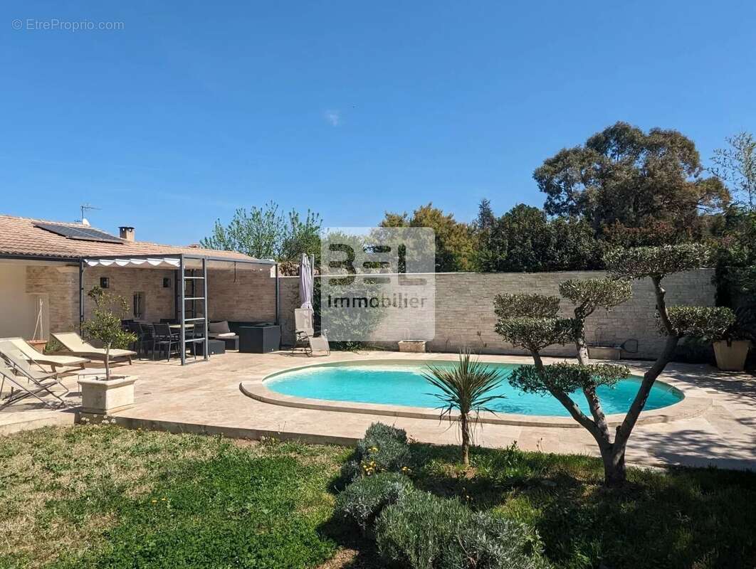 Maison à BAGNOLS-SUR-CEZE