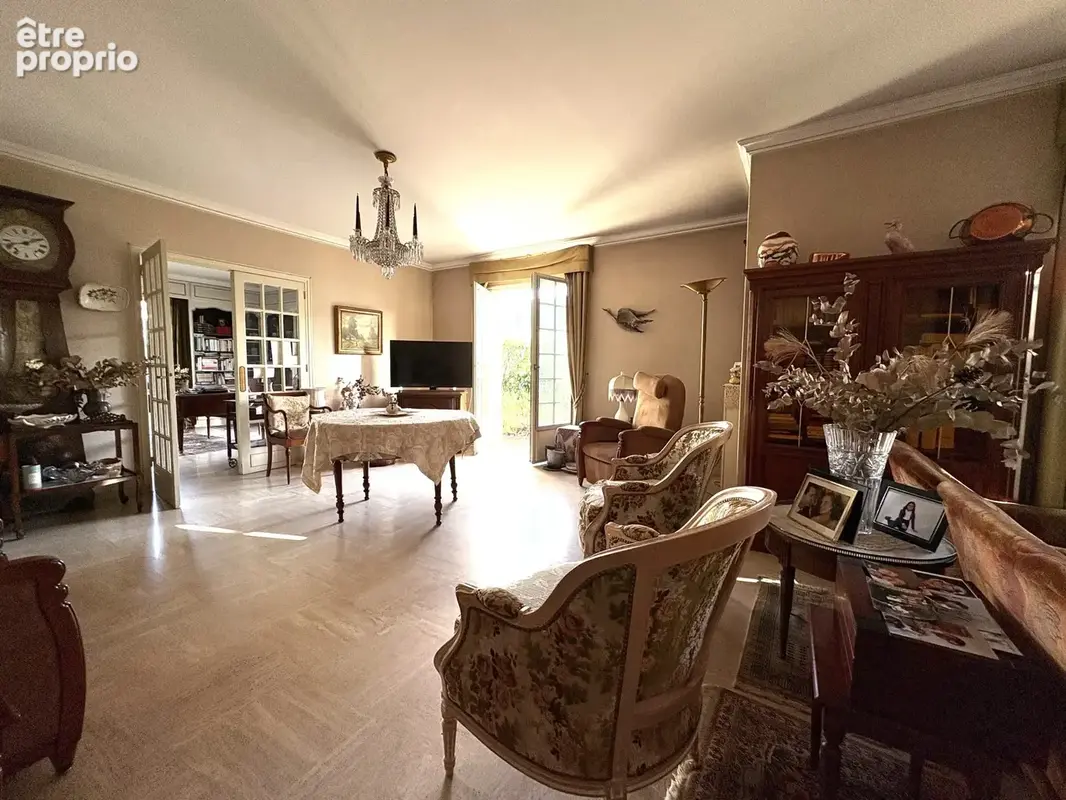 Maison 8 pièces 241 m² à vendre à Saint-Maur-Des-Fosses (94100) - photo 3