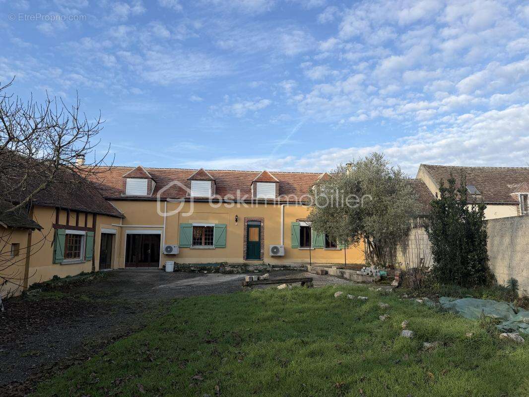 Maison à BAZOCHES-LES-BRAY