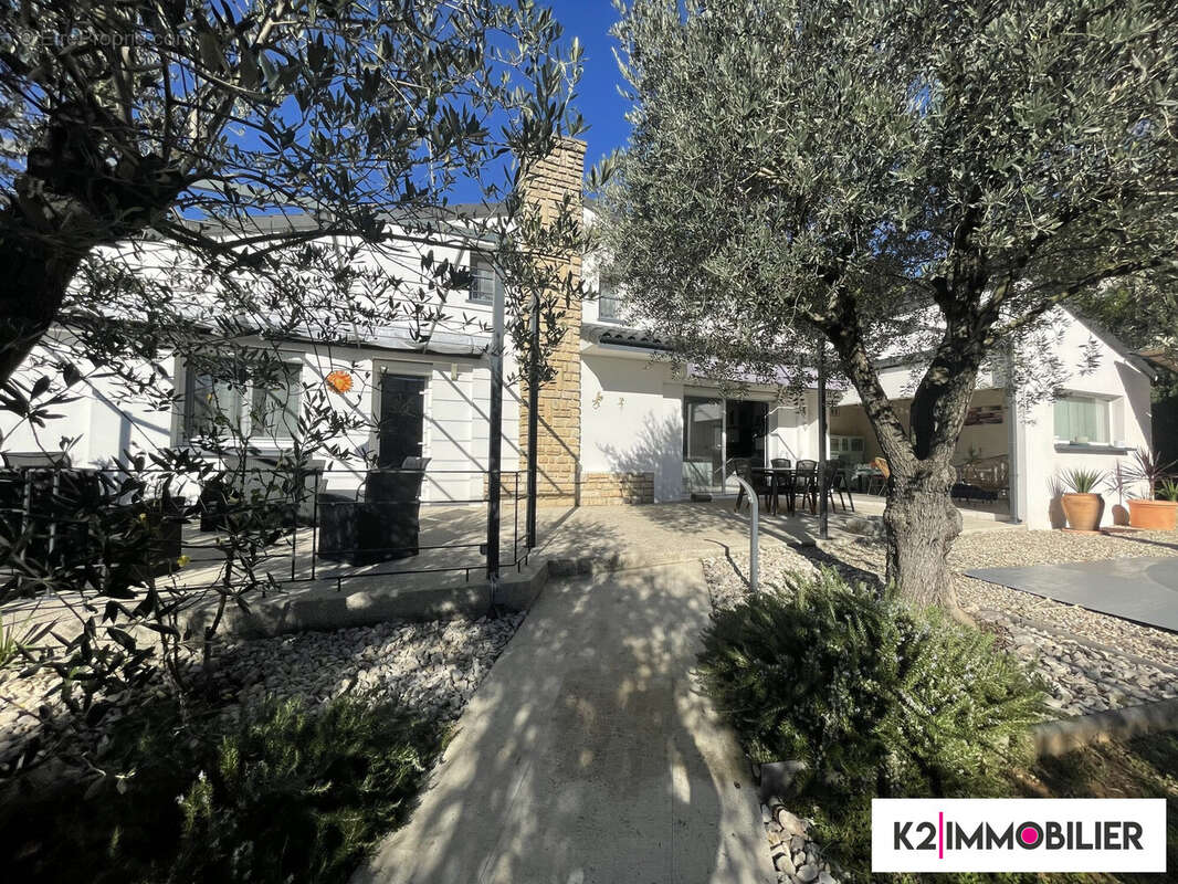 Maison à MONTELIMAR