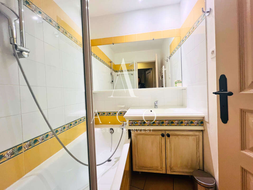 Appartement à GRIMAUD