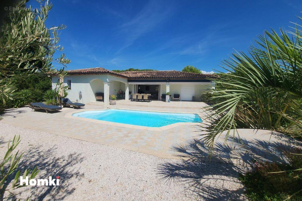 Maison à LE MUY