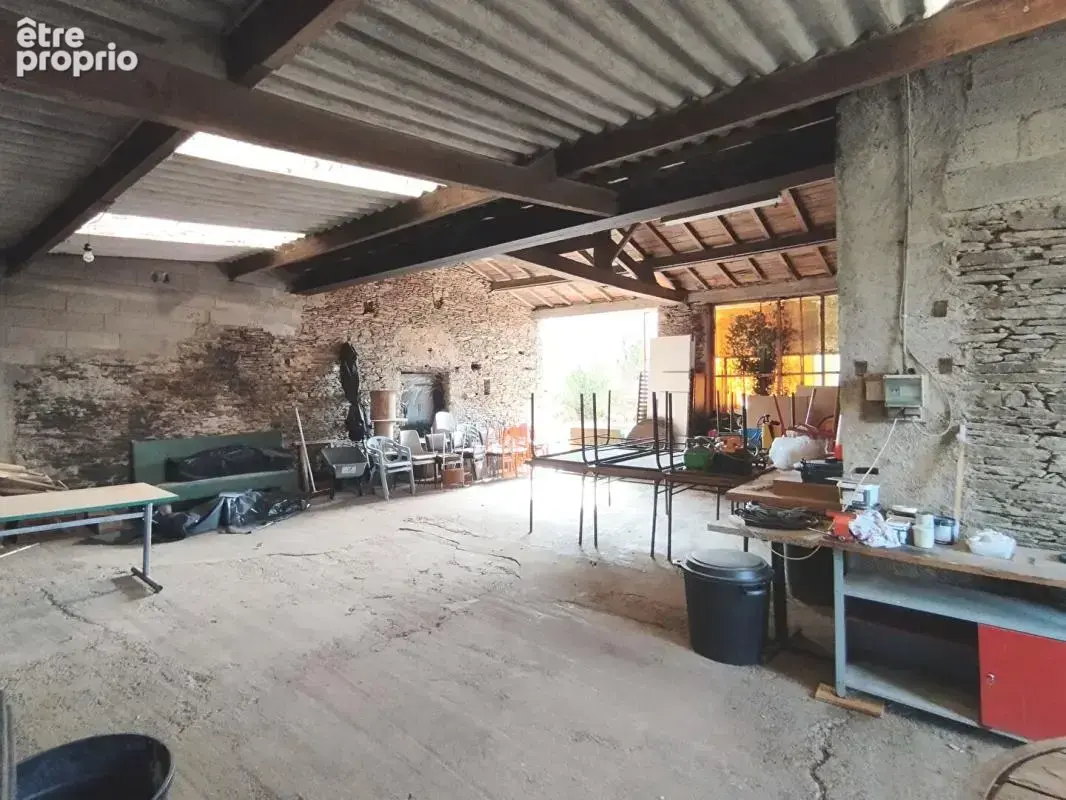 Longère à rénover, 285m² sur terrain de 1 800m², Loroux Bottereau (44430) - photo 2