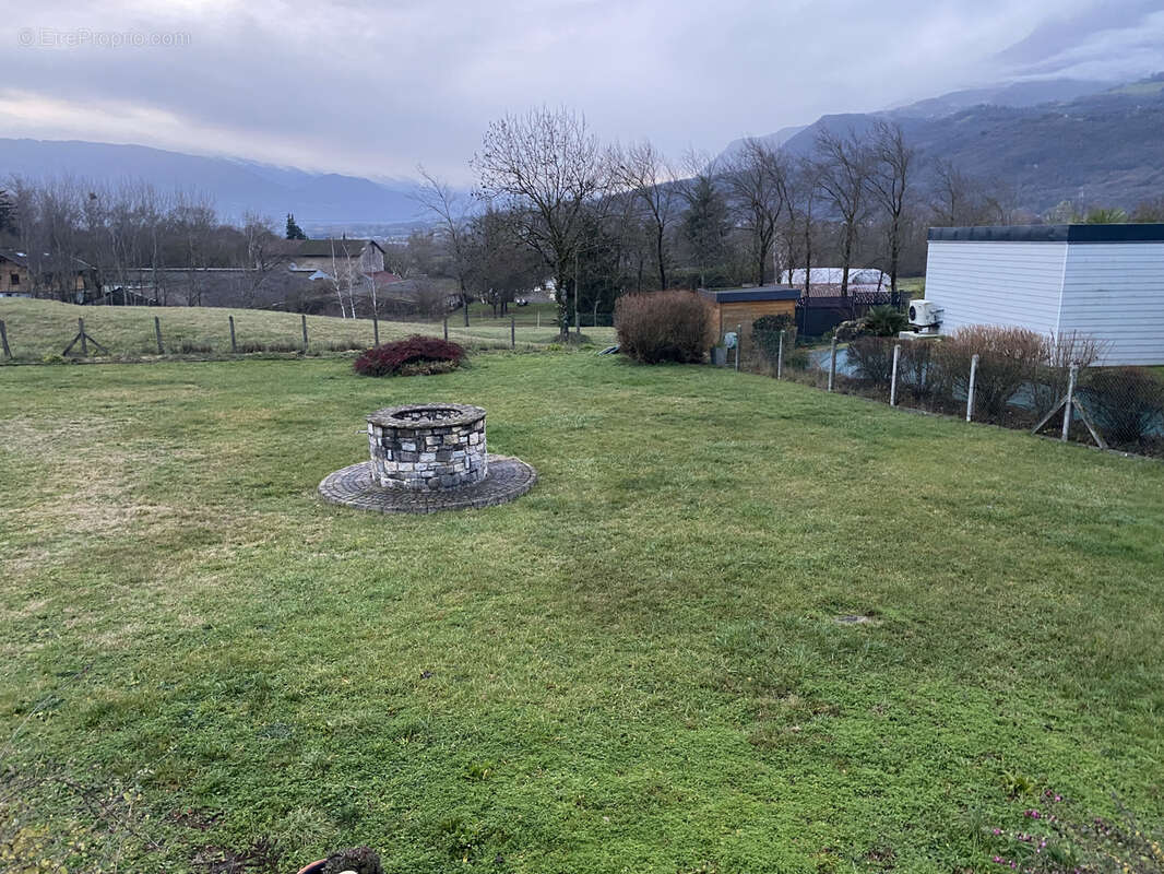 Terrain à LES MARCHES