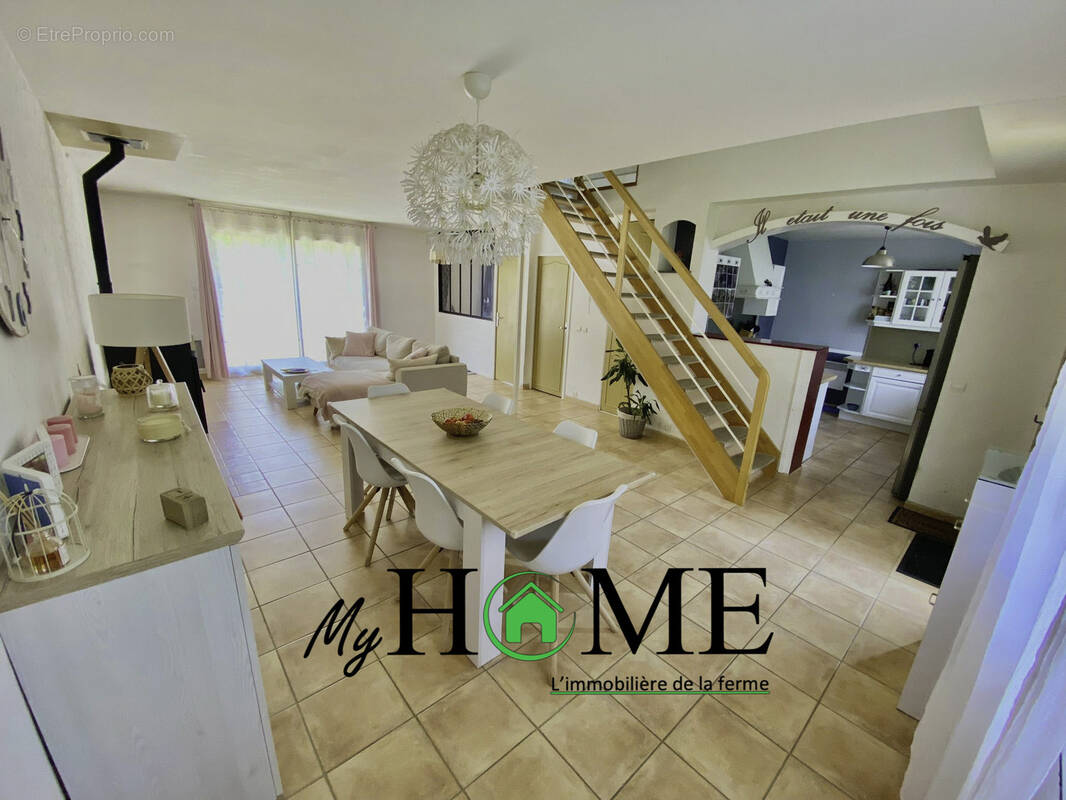 Maison à SAVIGNY-LE-TEMPLE