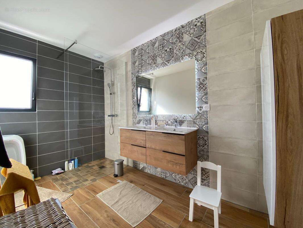 Maison à LES MATHES