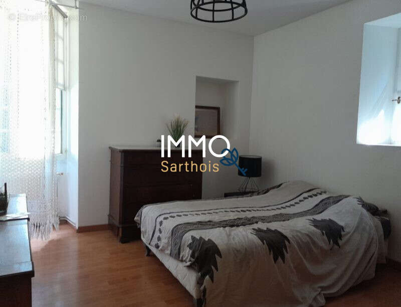 Maison à VERNEIL-LE-CHETIF