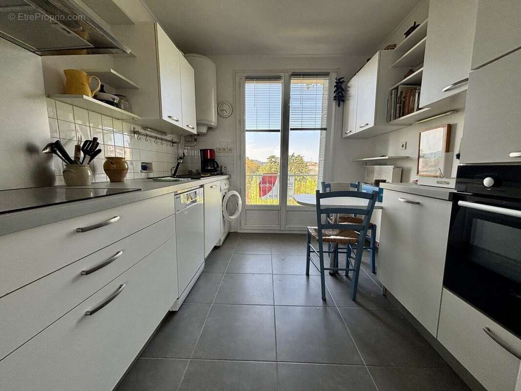 Appartement 97 m² à Romans-Sur-Isere  - photo 4