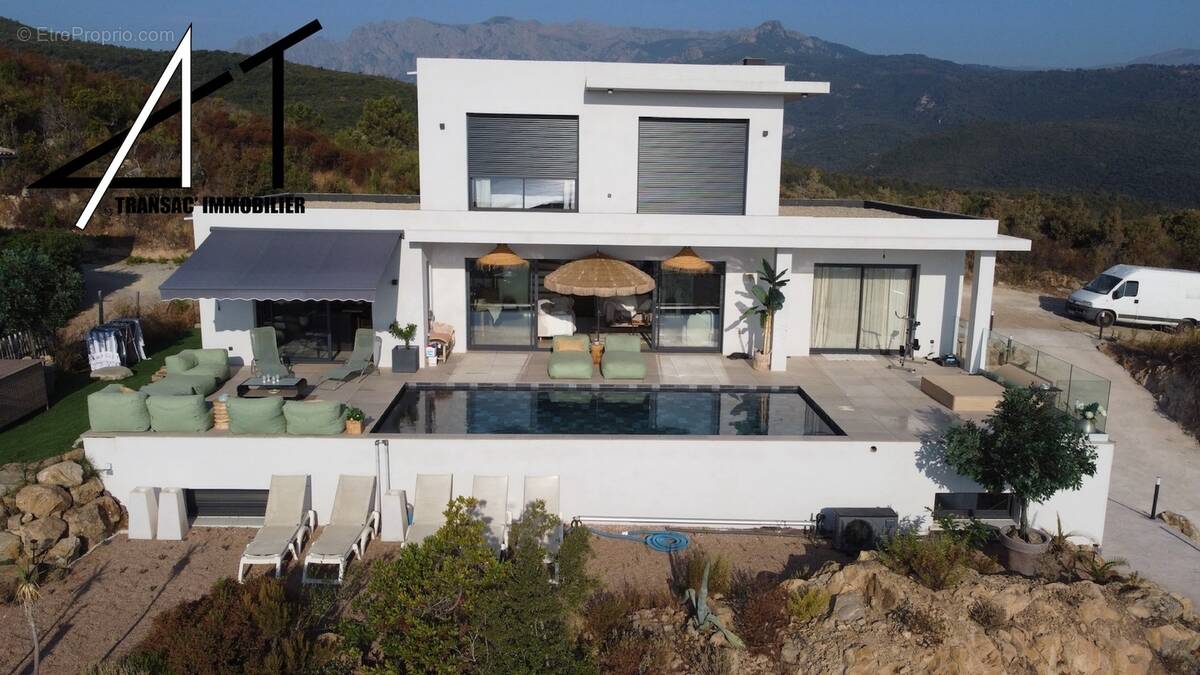 Photo Maison à Sari-Solenzara au prix de 1 390 000€
