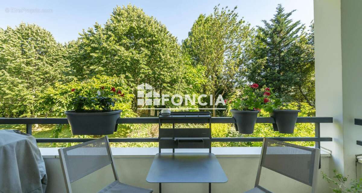 Appartement à FRESNES