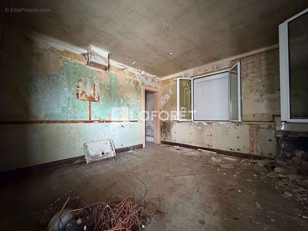 Maison à LA CHAPELLE-FELCOURT