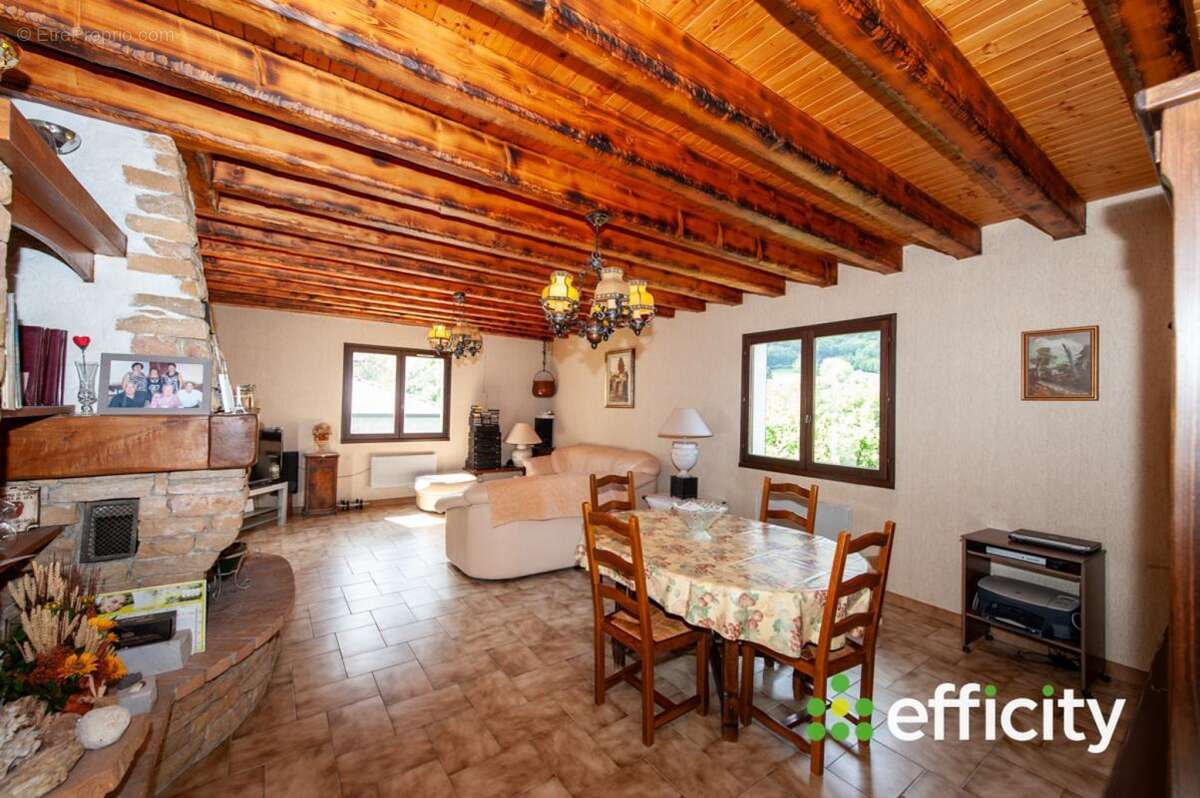 Appartement à SAINT-PAUL-DE-VARCES