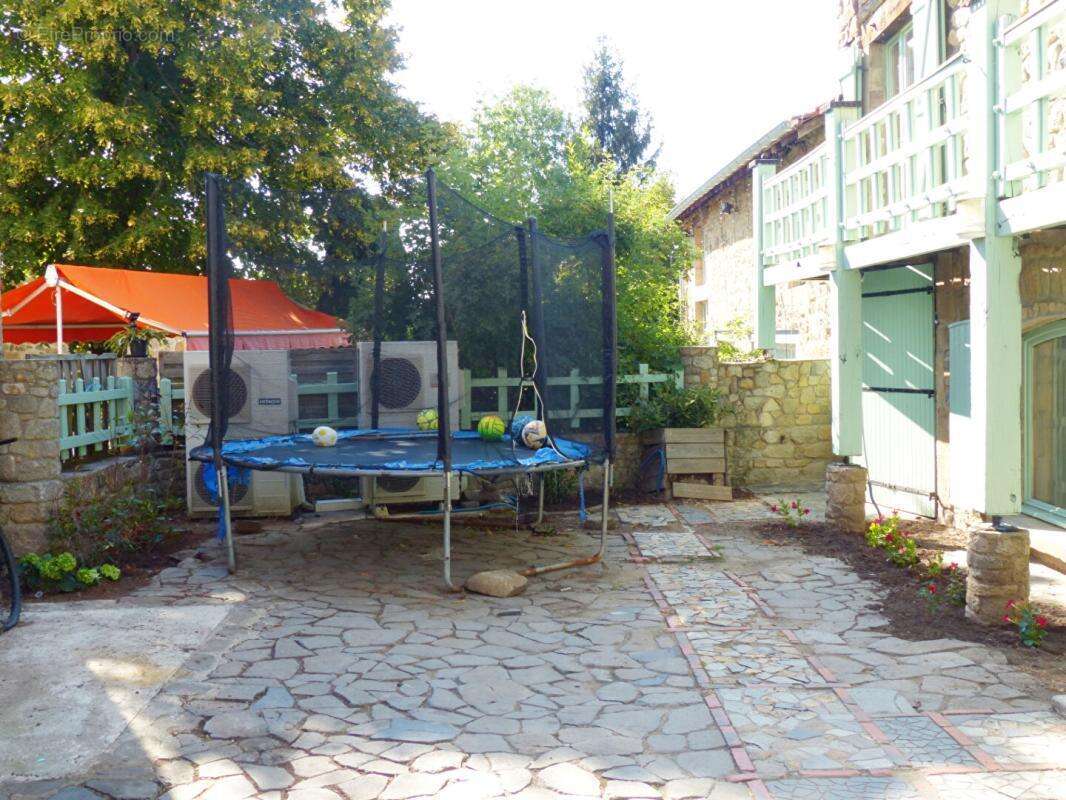 Jolie maison en pierre de 159 m² à Saint-Julien Chapteuil - photo 4