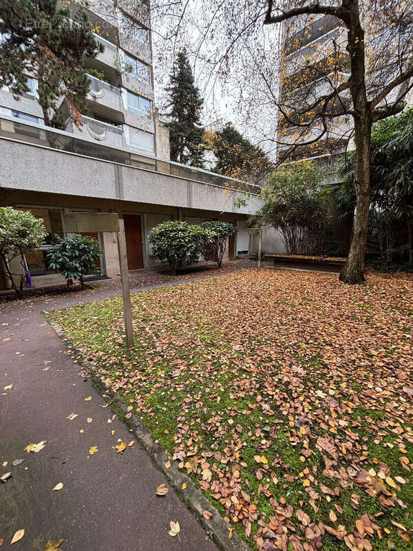 Appartement à PARIS-14E