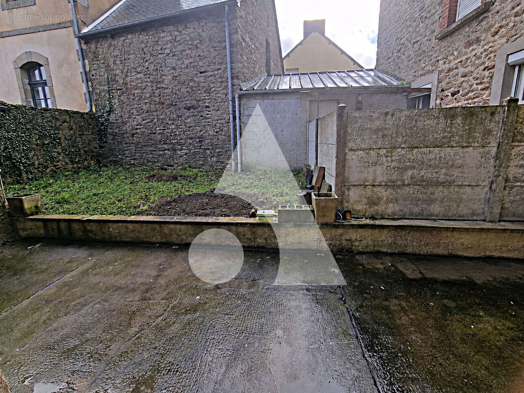 Maison à COLLINEE