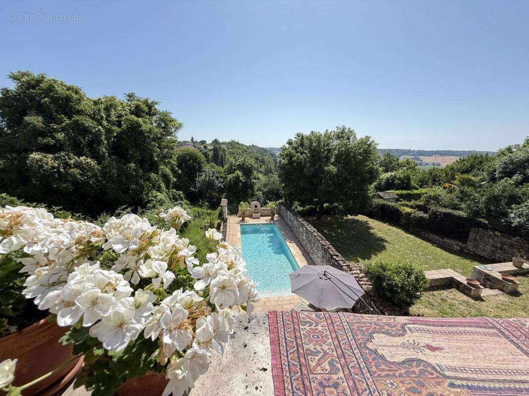 Maison à CASTELNAU-MONTRATIER