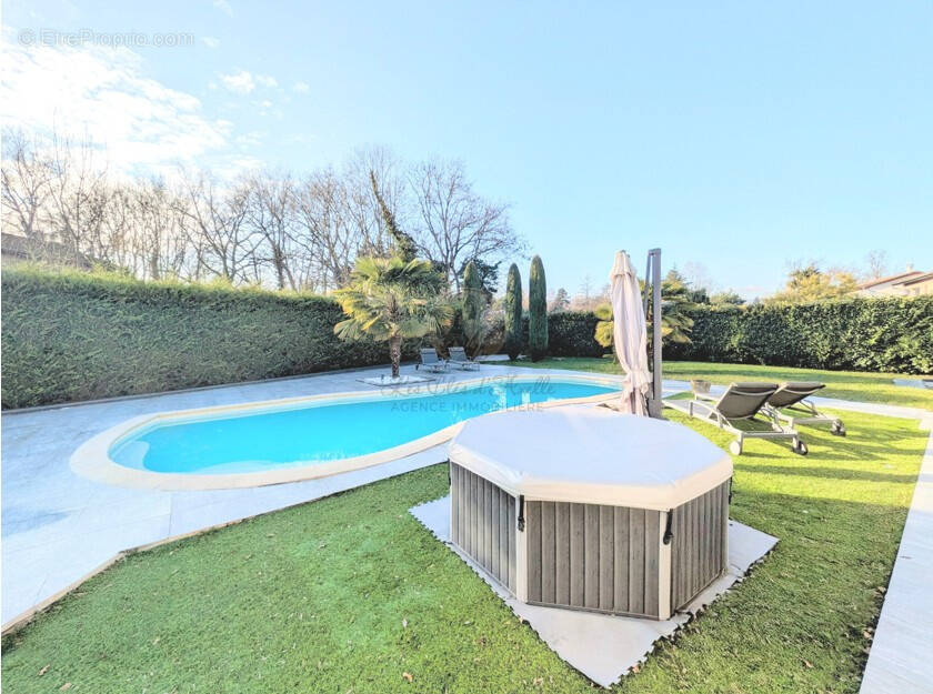 Maison à GREZIEU-LA-VARENNE