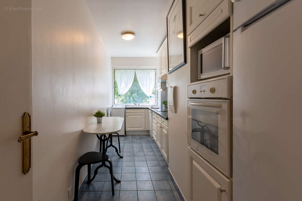 Appartement à COURBEVOIE