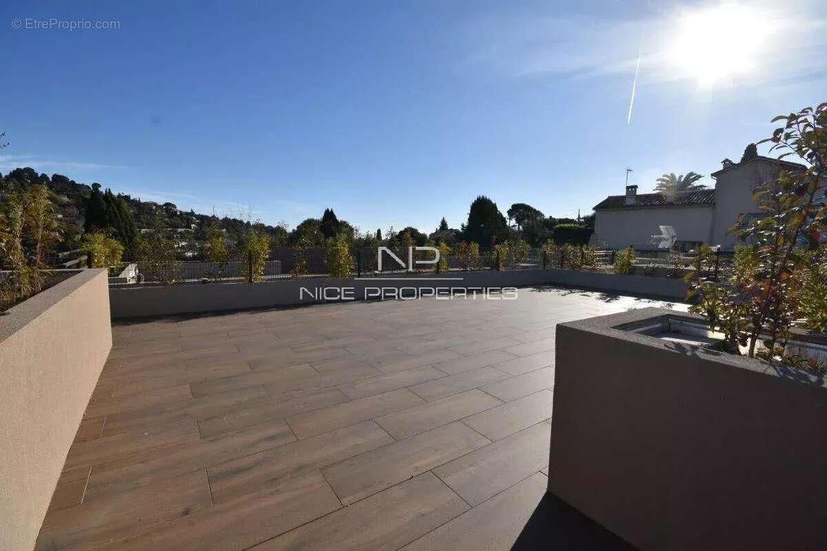 Appartement à MOUGINS