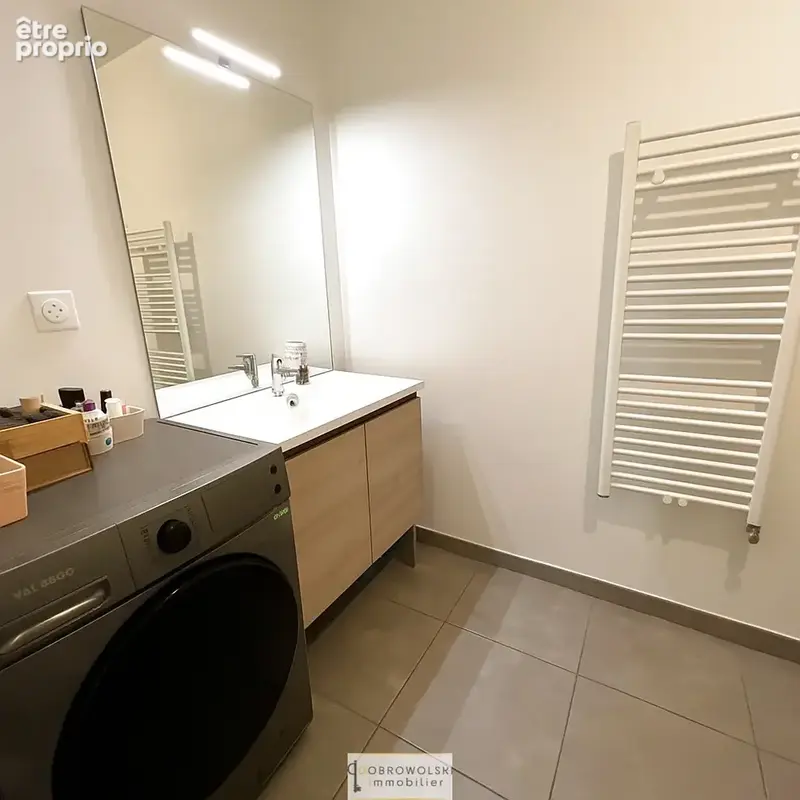 Appartement T3 + balcon + parkings privatifs - photo 6