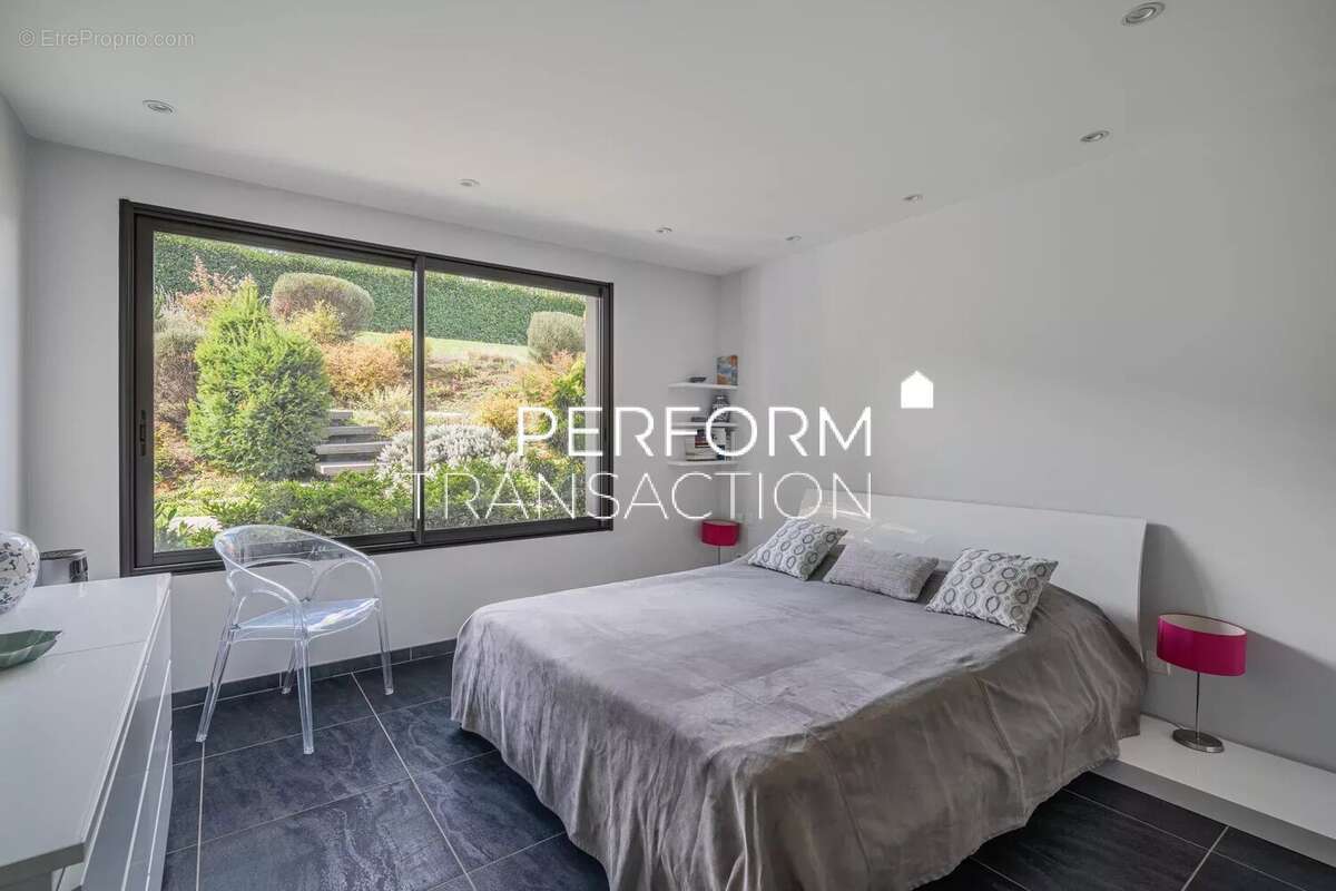 Maison à BRIE-ET-ANGONNES