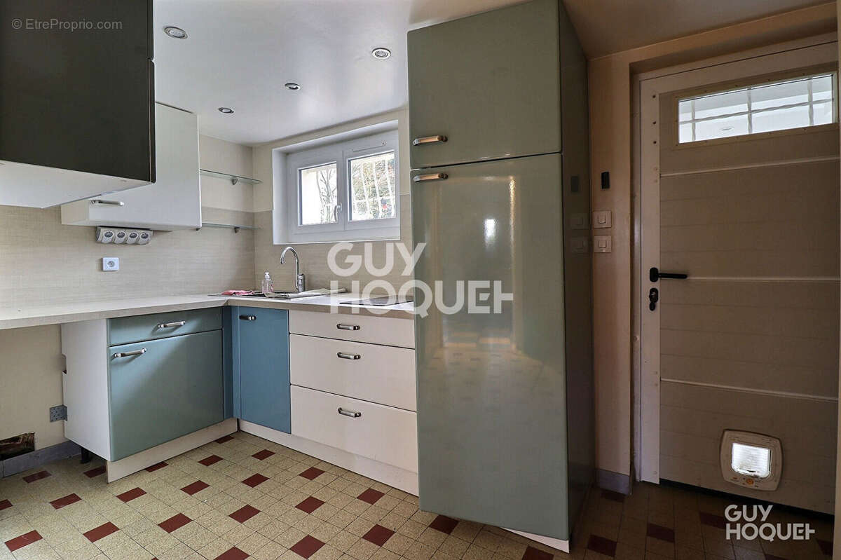 Maison à SAINTE-GENEVIEVE-DES-BOIS