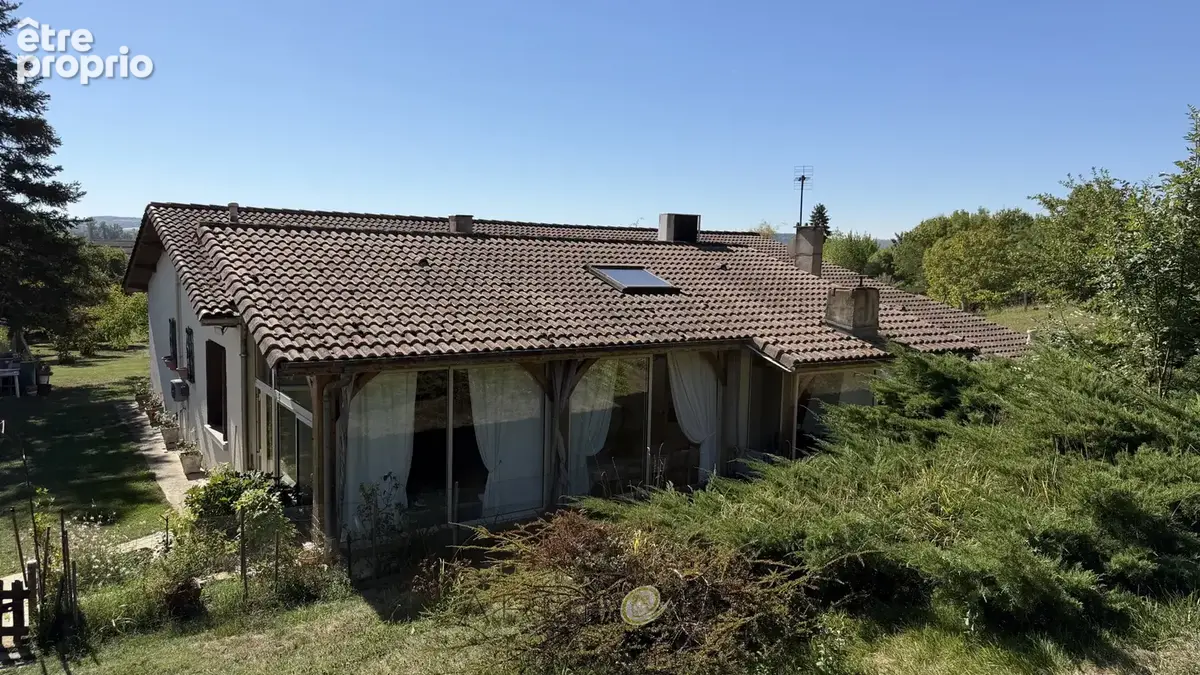 Maison de plain-pied avec piscine et environ 2 hectares - photo 3