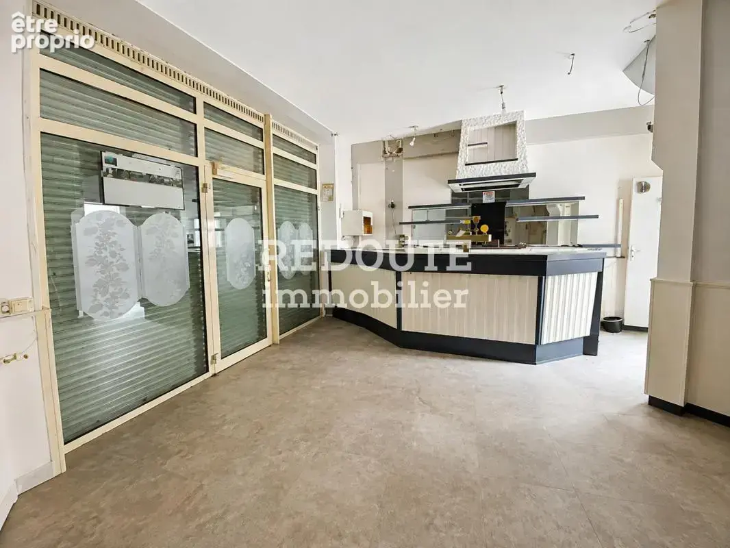 Local commercial avec appartement - photo 4