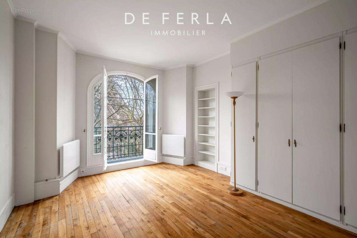 Appartement à PARIS-7E