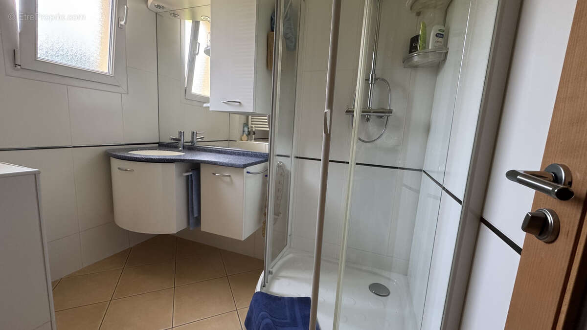 Maison à PUGNY-CHATENOD