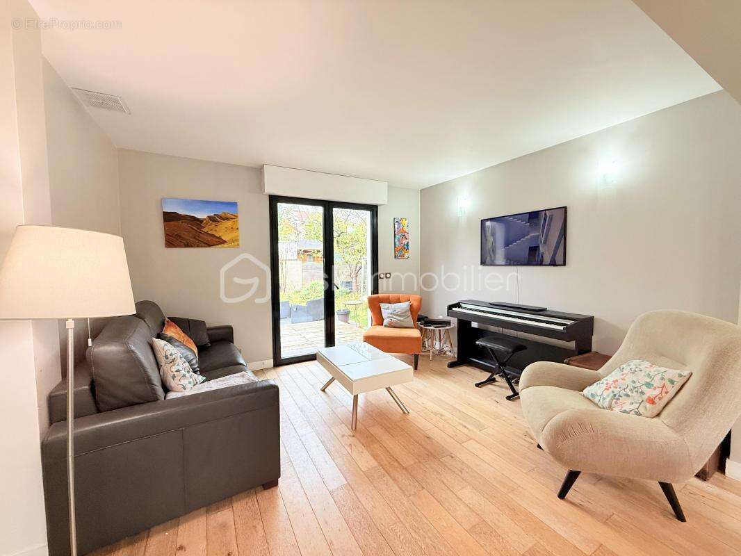 Maison à LE PERREUX-SUR-MARNE