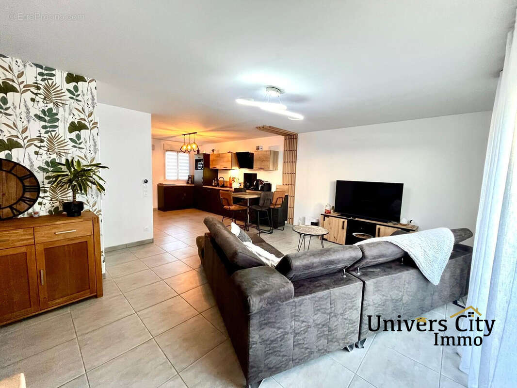 Maison à SAINT-BARTHELEMY-D&#039;ANJOU