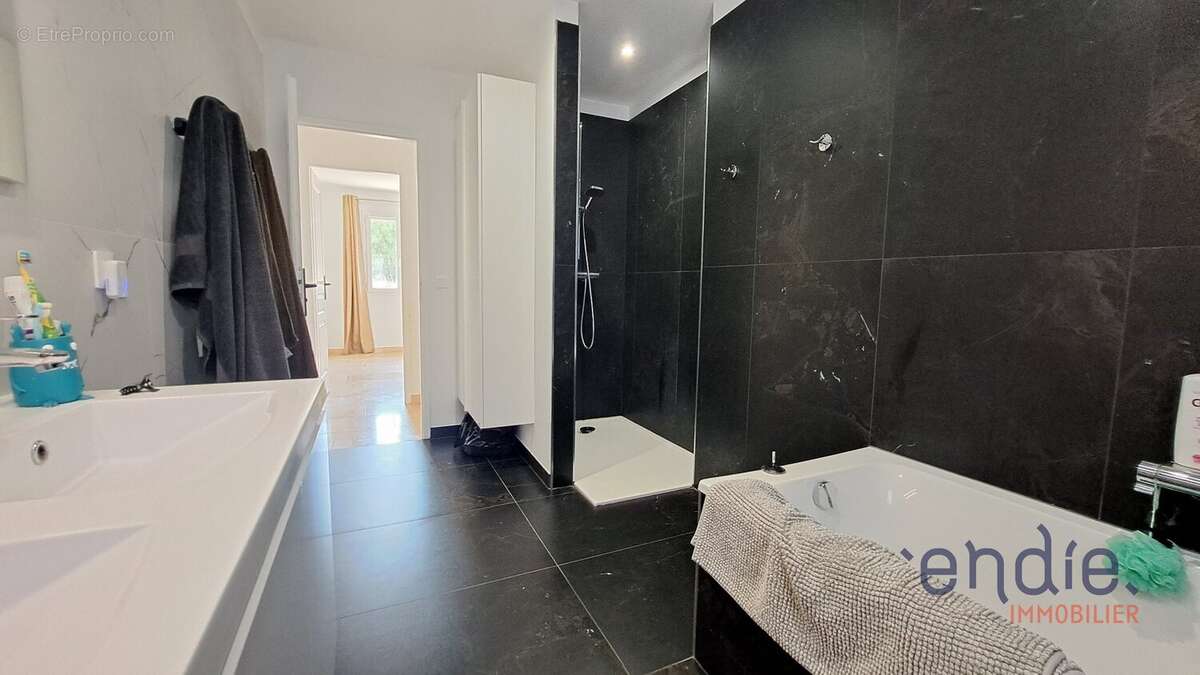 LE THORONET villa plain pied récente 3 chs sur 650 m² au calme - photo 14
