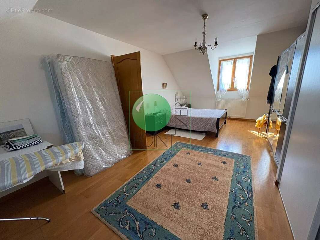 Maison à VERT-LE-GRAND