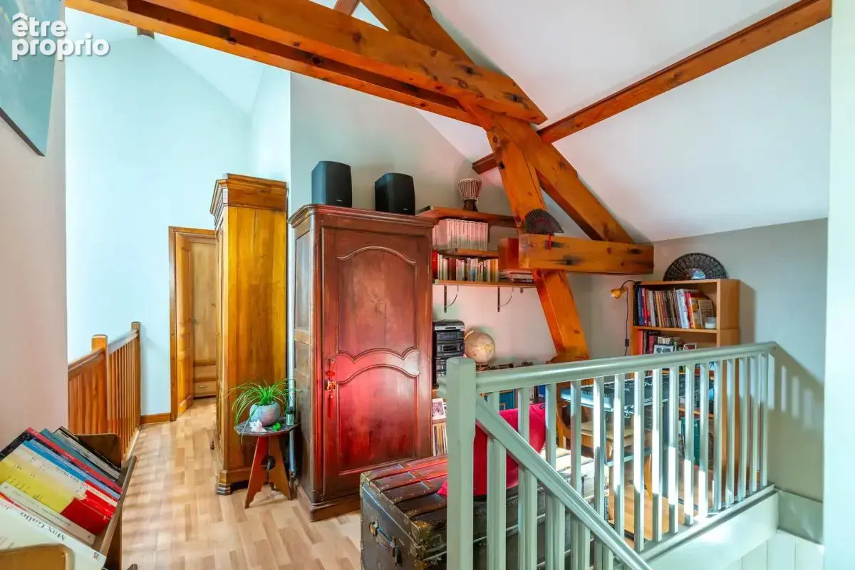 Maison de 8 pièces de 178 m² à La Tour-de-Salvagny - photo 12