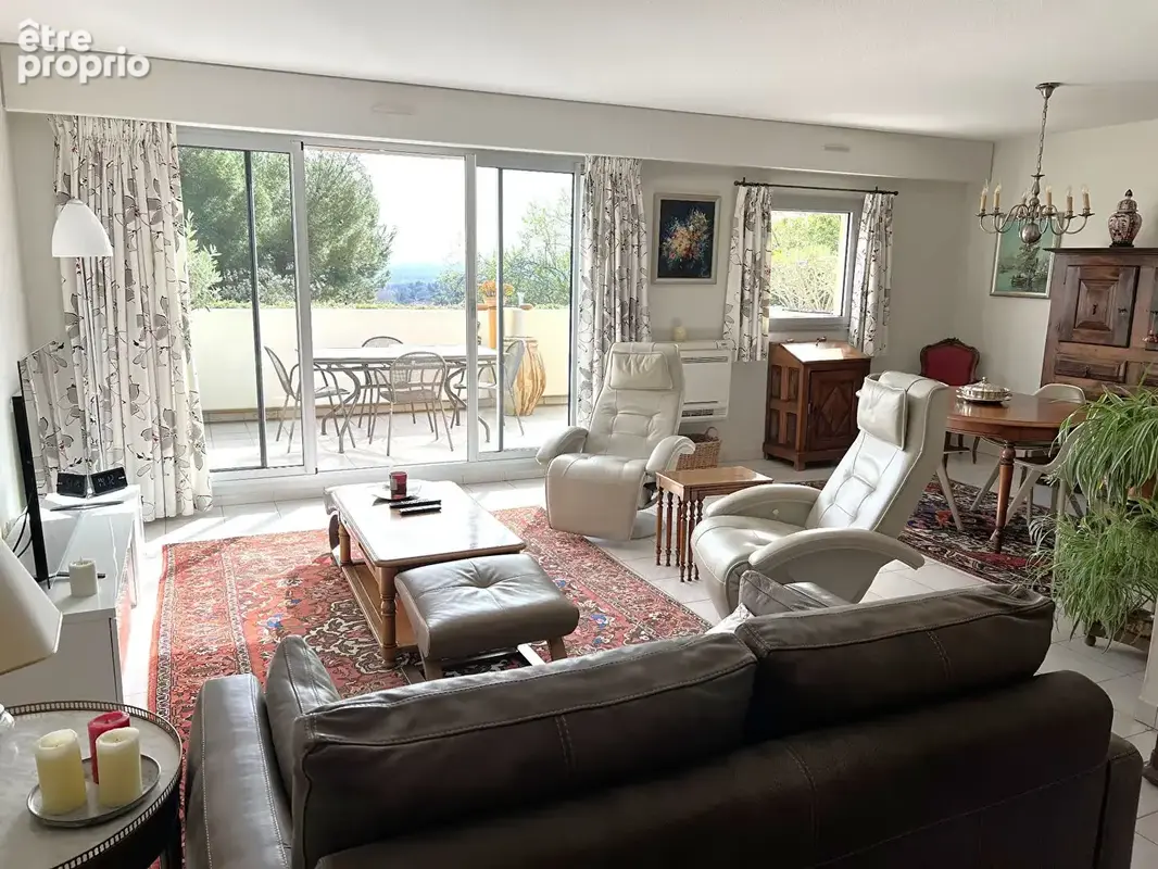 Appartement à VILLENEUVE-LES-AVIGNON