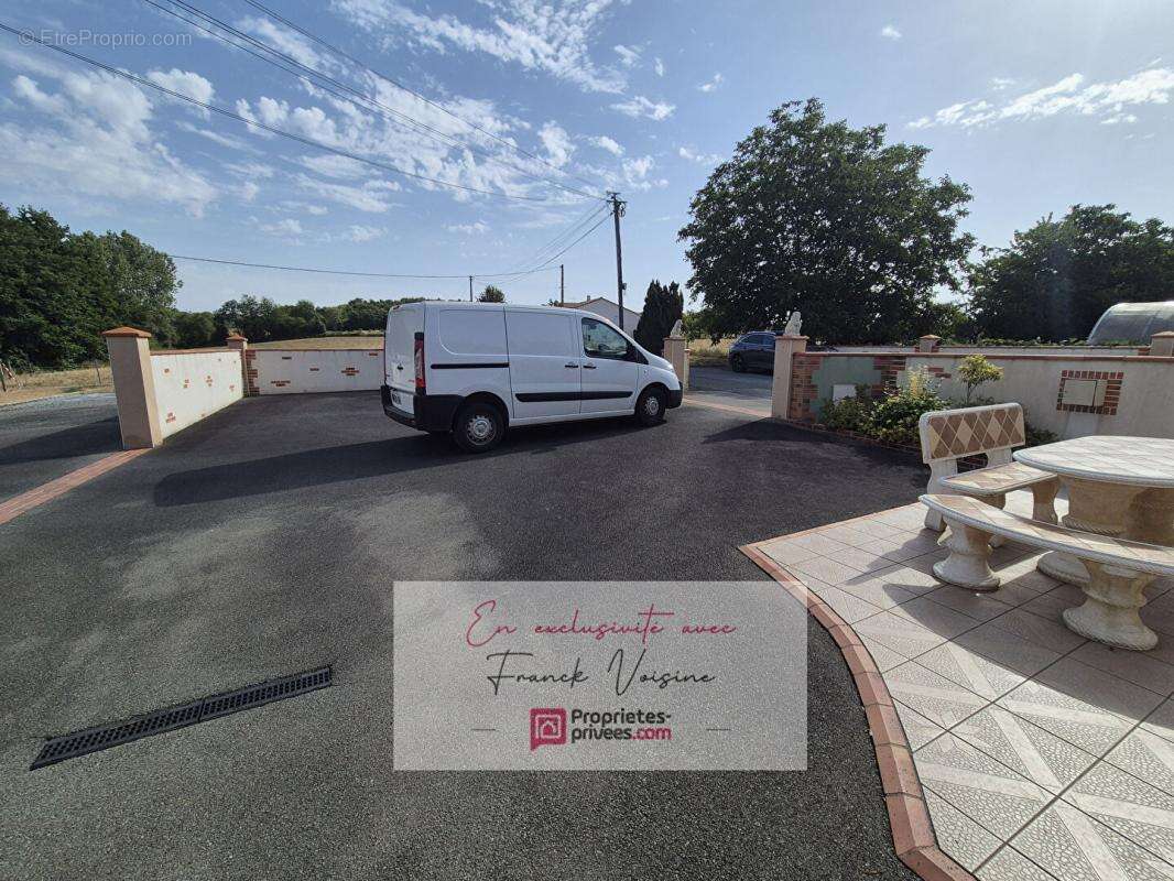 A VENDRE en Exclusivité à Saint Paul en Pareds, maison de 127 m2 avec 3 chambres et plusieurs dépendances sur plusieurs parcelle - photo 9