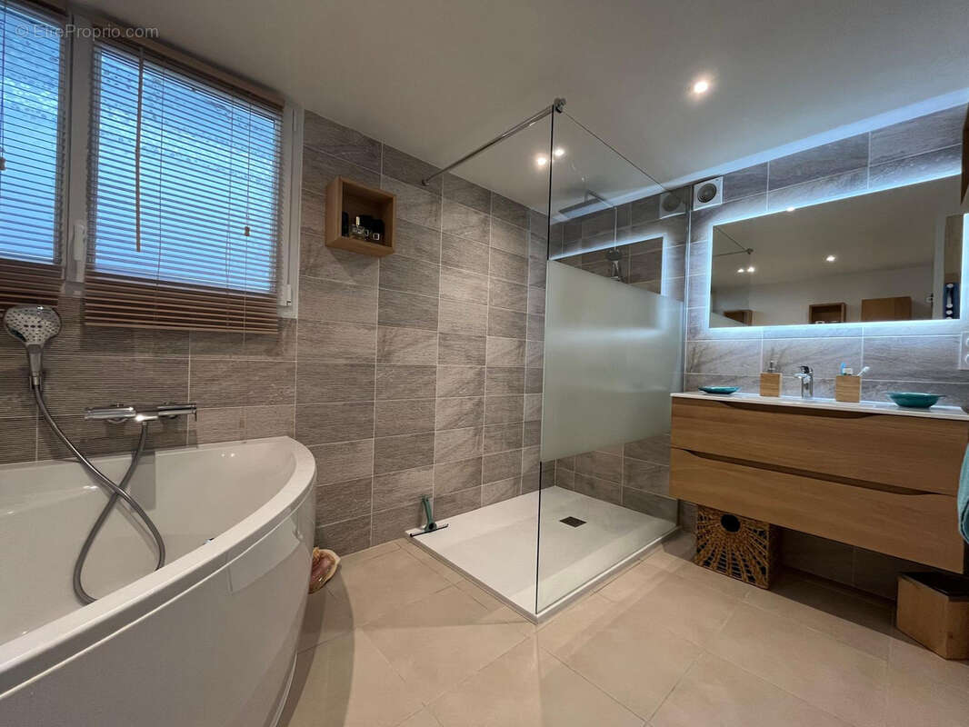 Maison à PLOUGUERNEAU