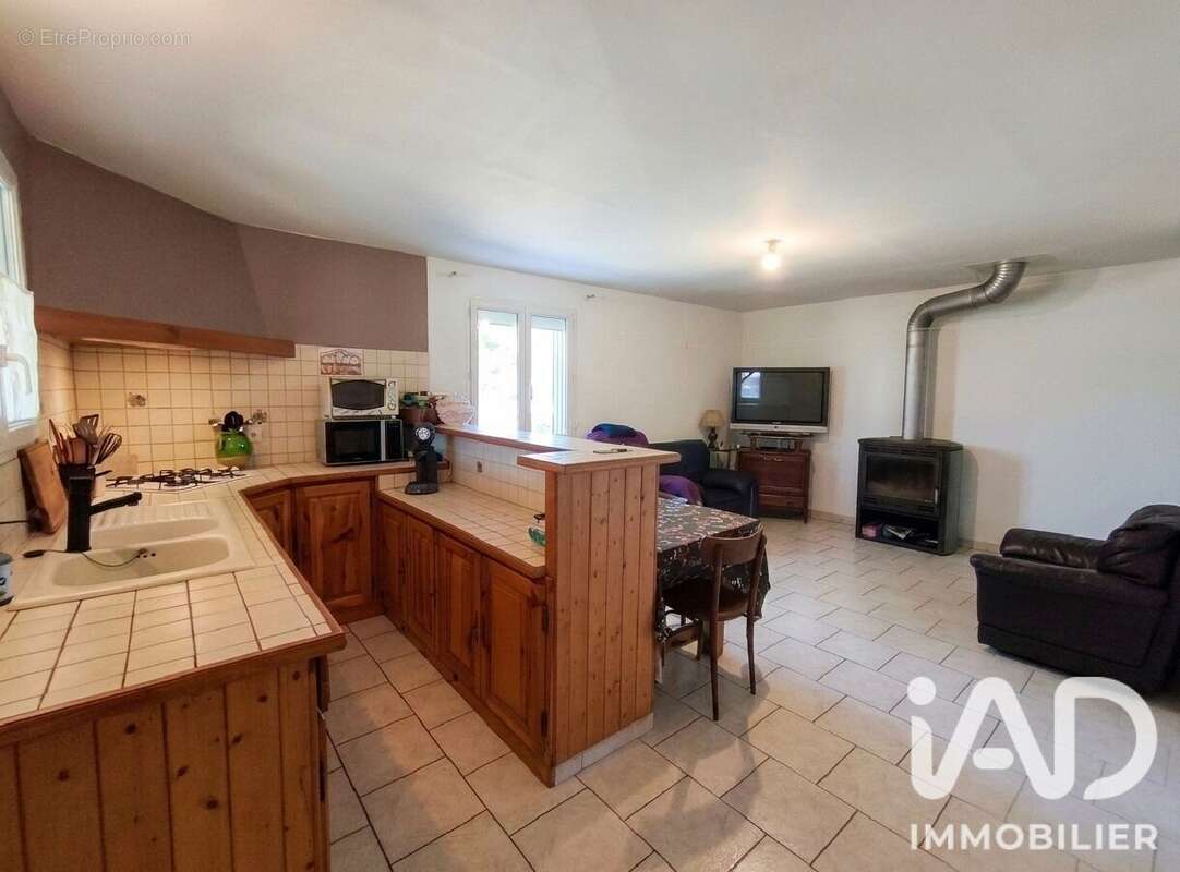 Maison 80 m² à Rieutort-De-Randon  - photo 3