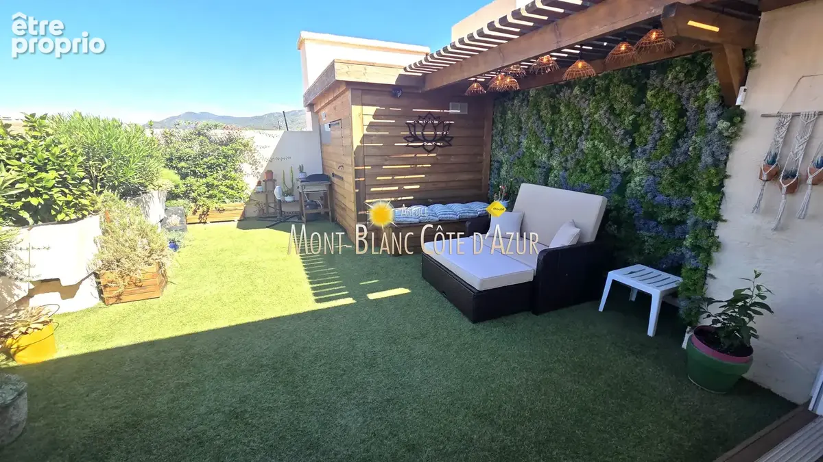Appartement type villa sur le toit de 80 m2 environ, 3 chambres, vue mer, terrasse 100 m2, garage, cave - photo 27